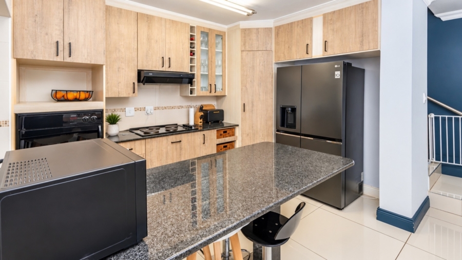 3 Bedroom Property for Sale in WestLake Country Safari Estate North West